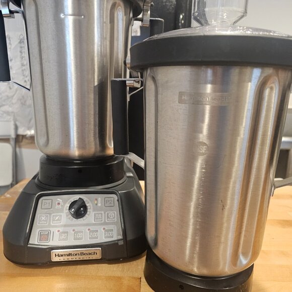 Commercial 1 Gallon Hamilton Beach Blender Two Containers Sharpened Blade Assem. - Picture 2 of 9